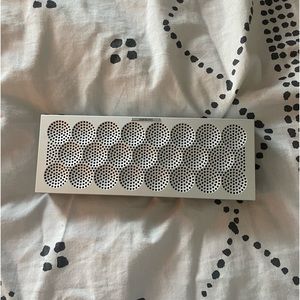 Jawbone mini jambox